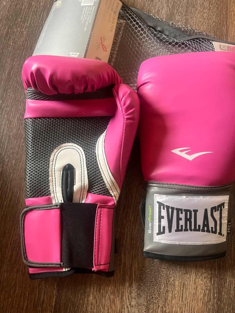 Everlast Pink Women's Pro Style Training Boxing Gloves - Picture 5 of 6